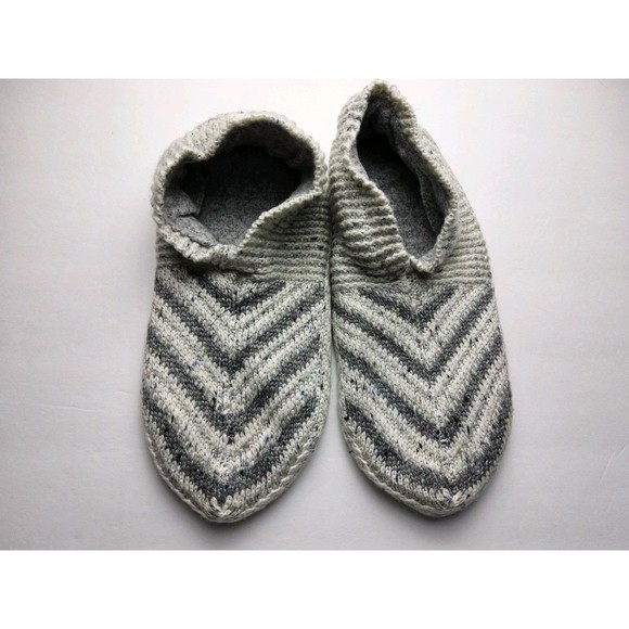Bombas Gripper Slippers Grey Chevron Size L (M 10-12.5, W 12-14) - Picture 1 of 4